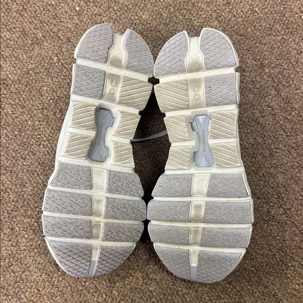 On Running Cloud X Light Gray Shoes Size 8 - Picture 6 of 6